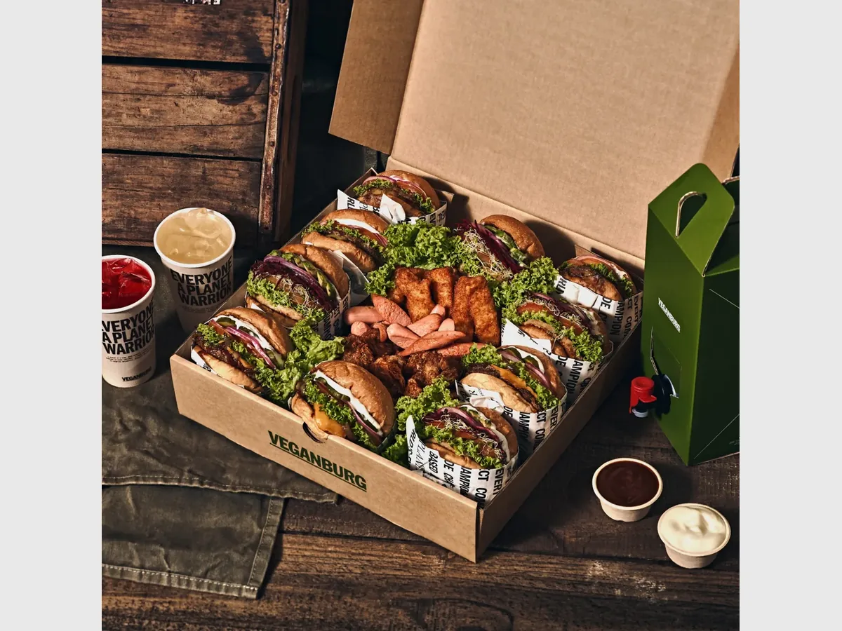 VEGANBURG: A fresh identity for a growing movement (image 2 of 5)